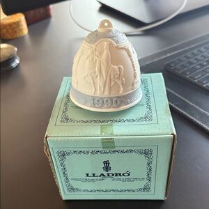 Lladro Cream Holiday Ornament Bell 1990